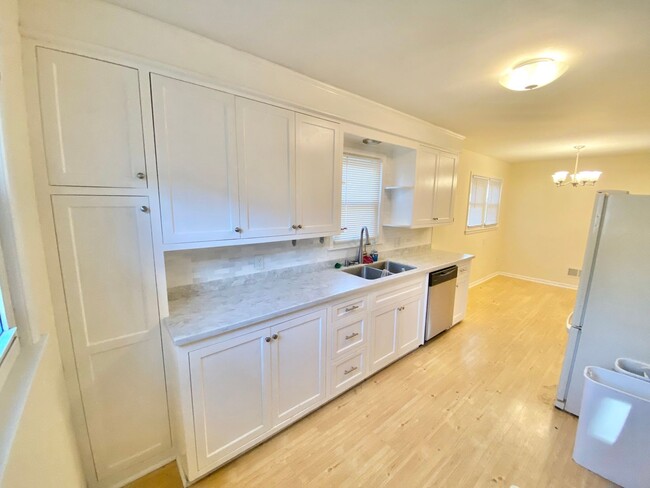 3 Bedroom 1 Bathroom House Essex Junction - 3 Bedroom 1 Bathroom House Essex Junction