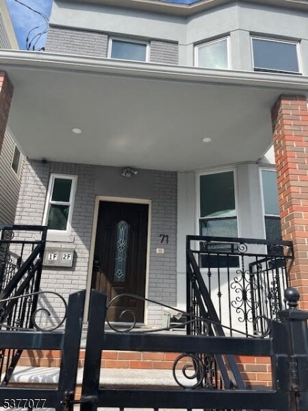 Photo - 71 Irving St