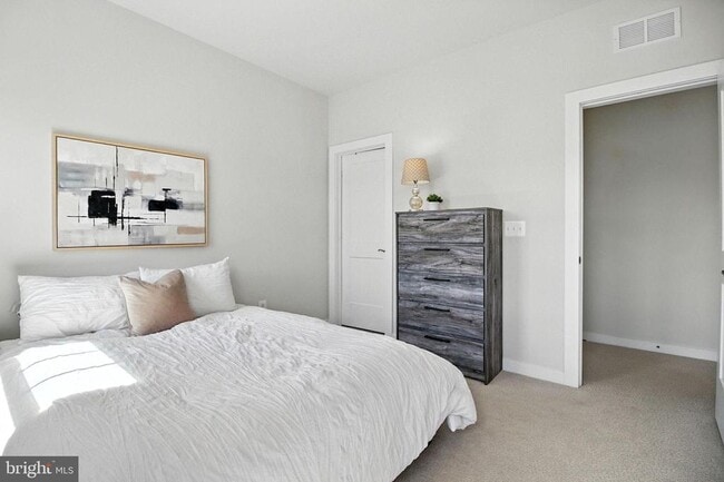 Building Photo - 1024 Madeira Terrace SE Rental