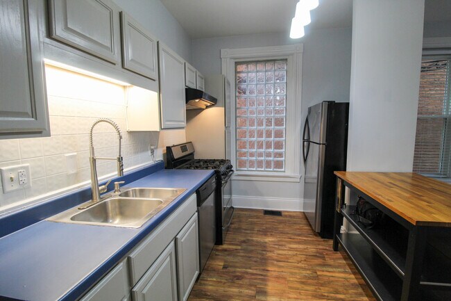 Kitchen - 421 Hopkins St Unit 1