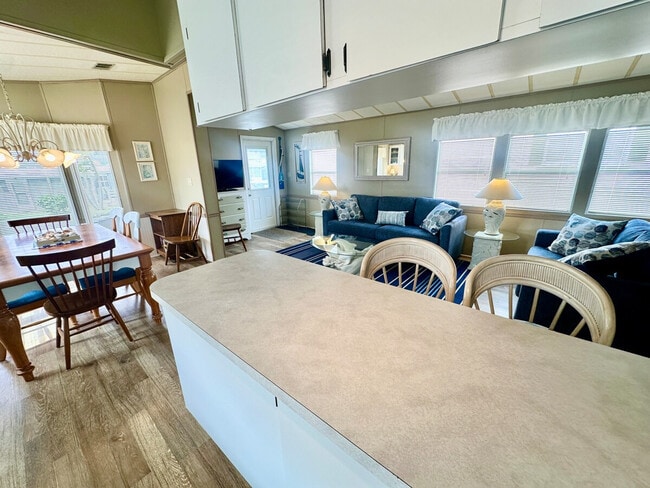Building Photo - 276 Nettles Blvd Unit SI ID1537482P