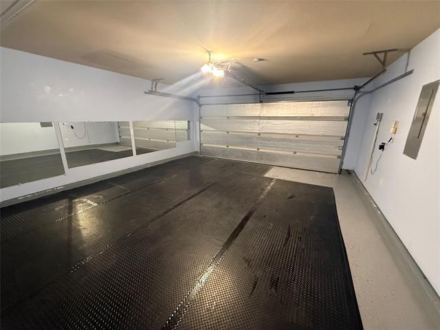 Photo - 15616 Leadenhall St