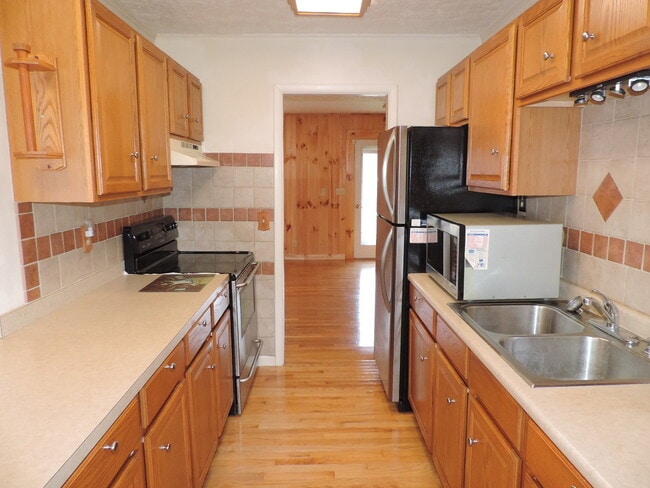 Photo - 3/1.5 in Vilas; Easy Access and Close to Boone!