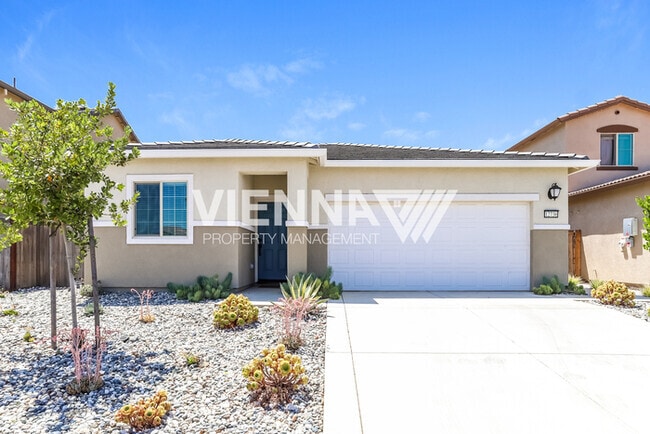 Building Photo - Gorgeous Home in Rancho with a POOL!