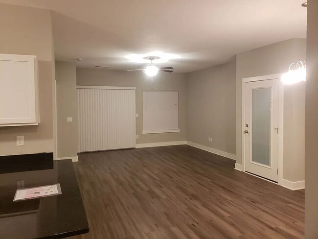 Photo - 3 bedroom 2 bath Duplex at 53rd & Meridian