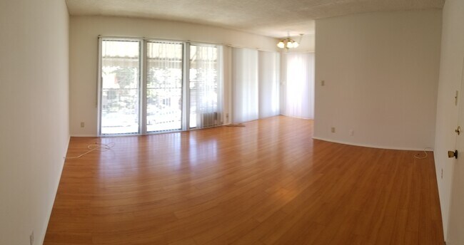 Photo - 133 S Swall Dr Unit 4