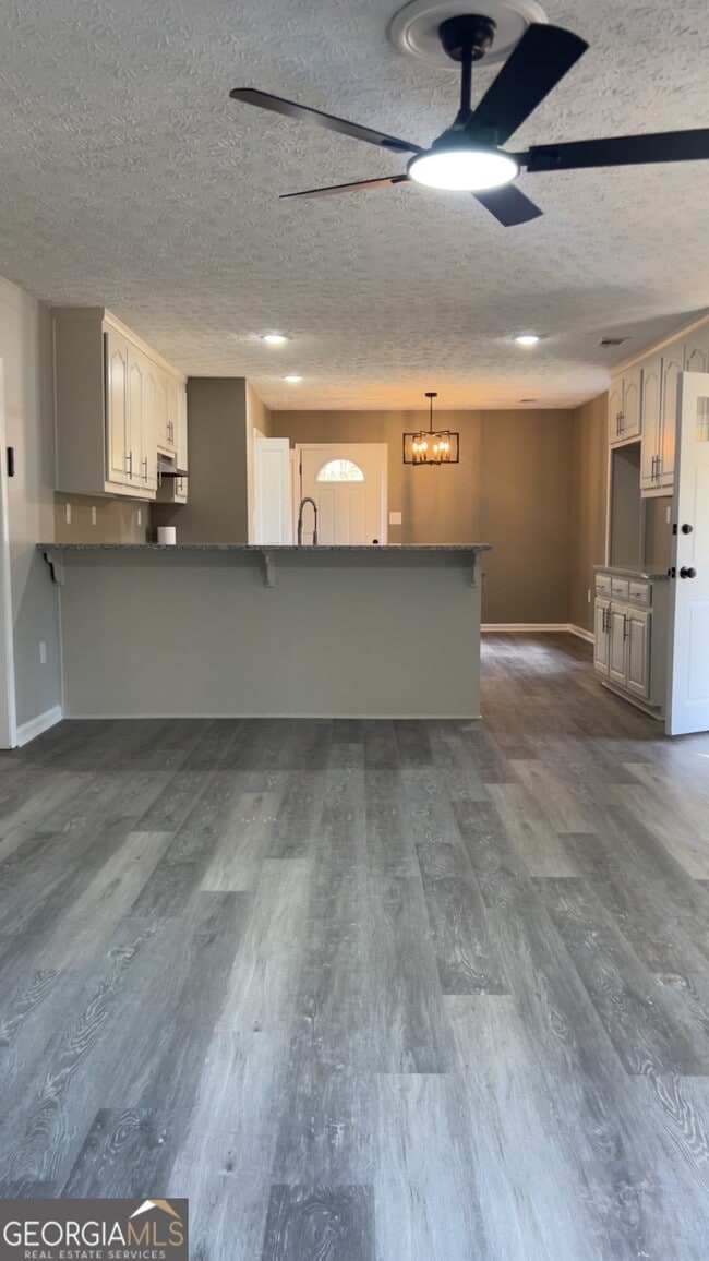 Photo - 6885 Chastain Rd