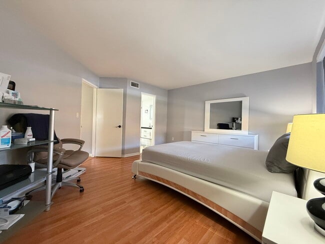 Photo - 9725 Fontainebleau Blvd