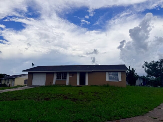 Photo - 4 Bedroom 1.5 Bathroom House For Rent