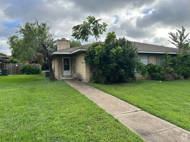 Building Photo - Great Duplex in Irving! Rental