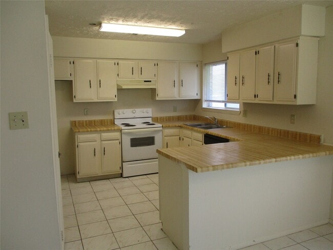 Photo - 7515 Muirwood Ln