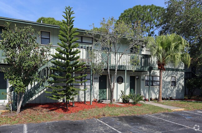 The Pine Apartments - The Pines Apartments