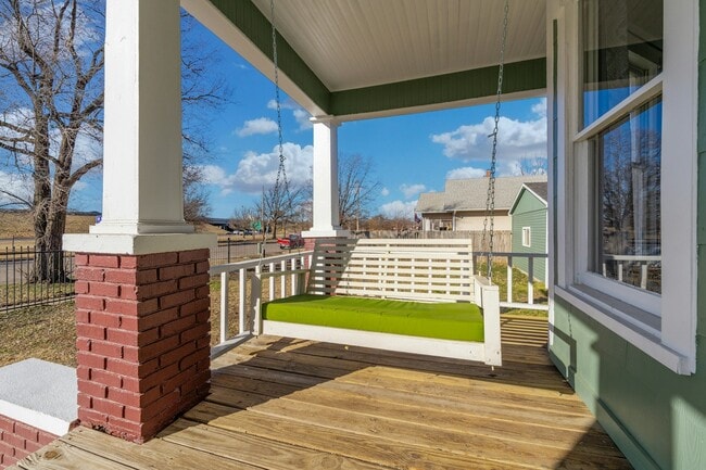 Photo - 1002 W Univ Ave