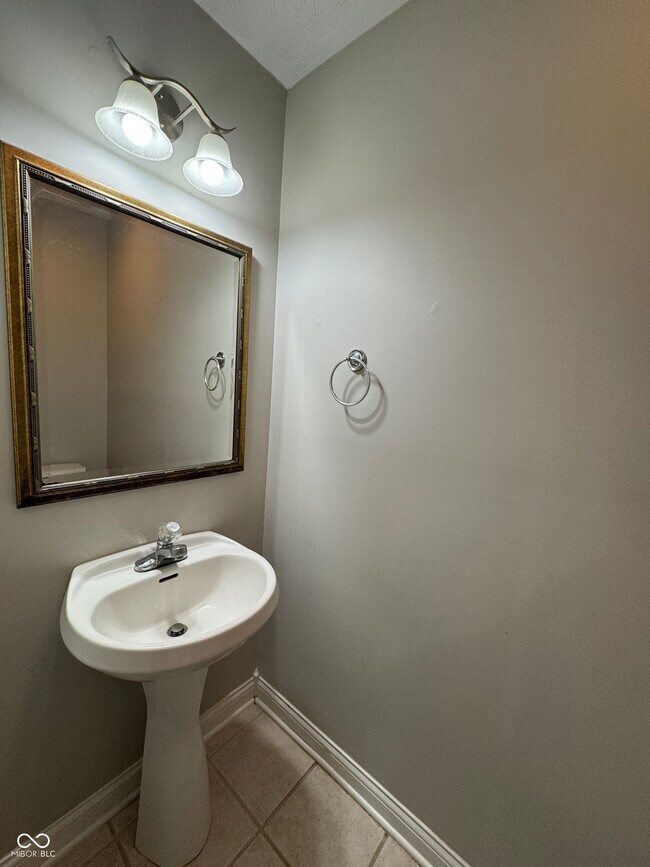 Photo - 1442 Oakhill Dr
