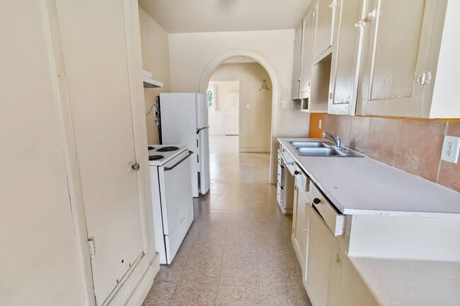 Photo - 704 N Washington St Unit 3