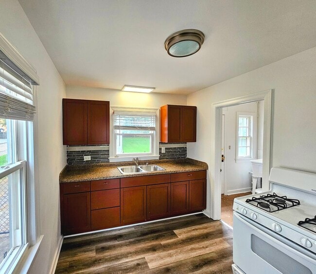 Photo - 275 N Seymour Ave