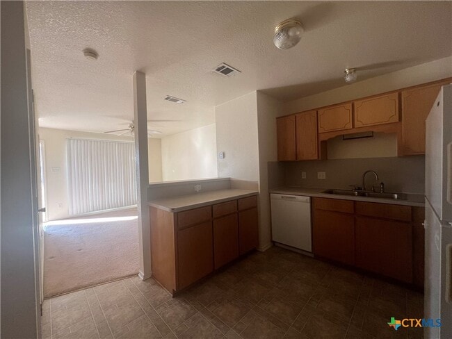 Photo - 4200 Alan Kent Dr Unidad C