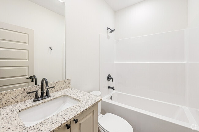 2BR, 2BA - 1,192SF - Second Bathroom