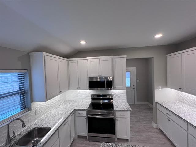 Photo - 633-635 Friendship Rd