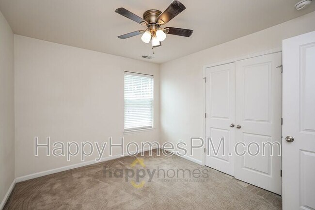 Photo - 350 Spectrum Rd