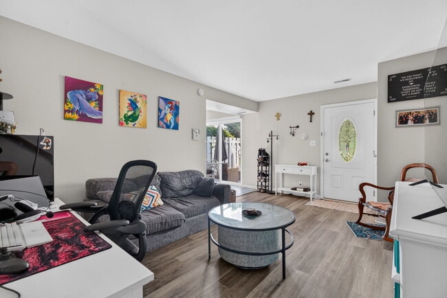 2303 Aster Dr