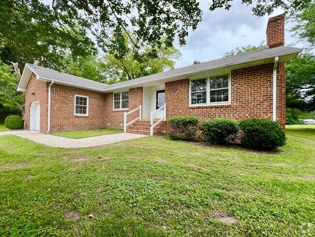 Building Photo - 3bdr 2bth home in the heart of Poquoson