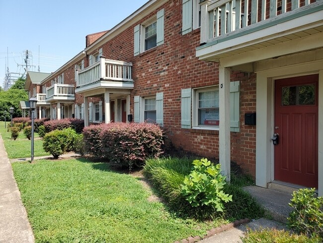 Photo - 2 Bedroom Townhome walking distance to Plaza Midwood.