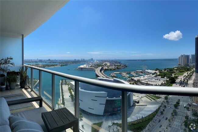 Building Photo - 888 Biscayne Blvd Unit 3403 Rental