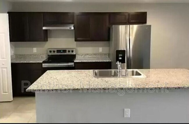Photo - 510 SW 3rd Ct