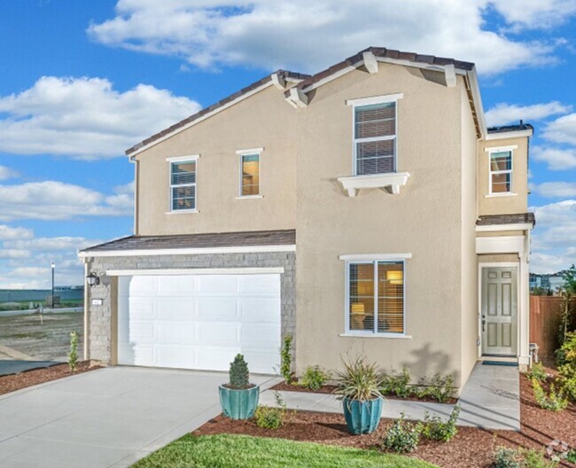 Building Photo - Solar Home with 4 Bedrooms in the Heart of...