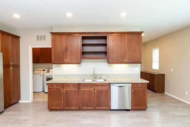 Photo - 3 Bed 2 Bath in the Eastlake Vistas