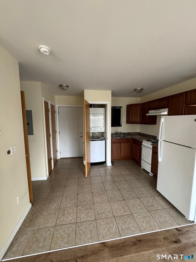 Building Photo - 4 Warwick St Unit APT 14