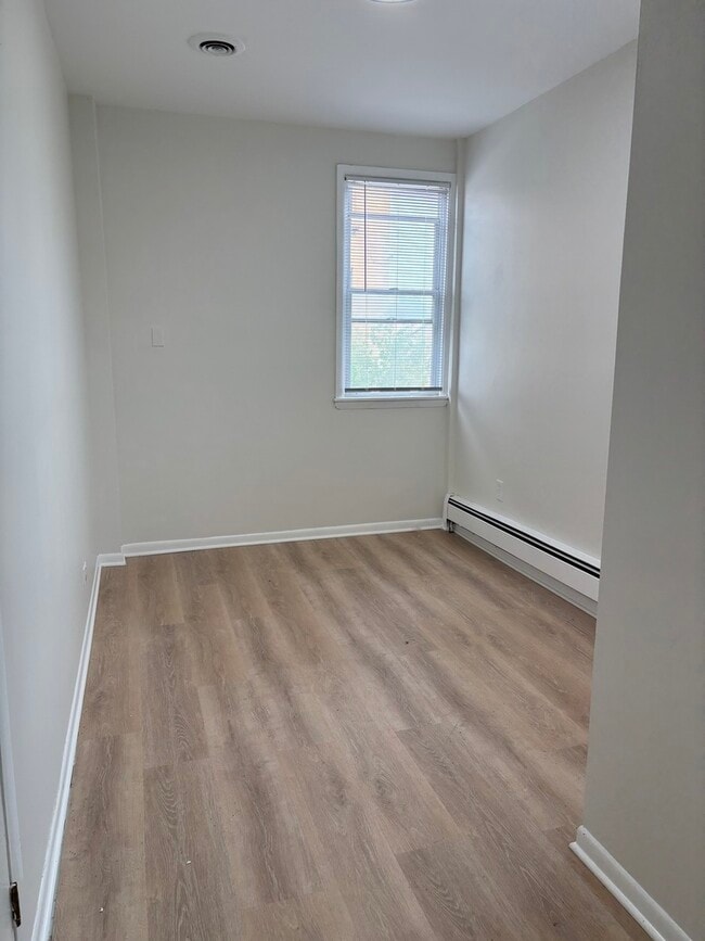 Photo - 10401 S Ewing Ave