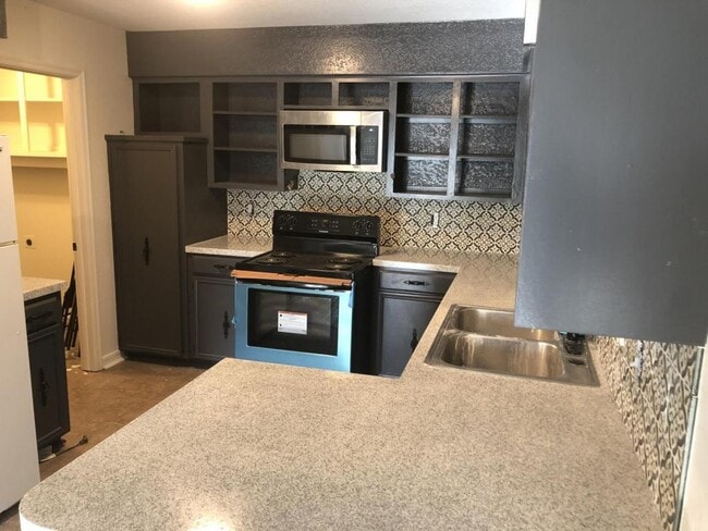 Photo - 6112 S Lakewood Ave