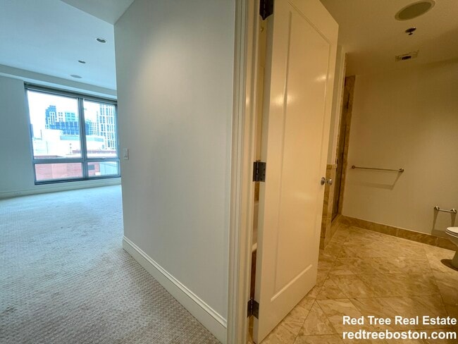 Photo - 1 Charles St S Unit 16g