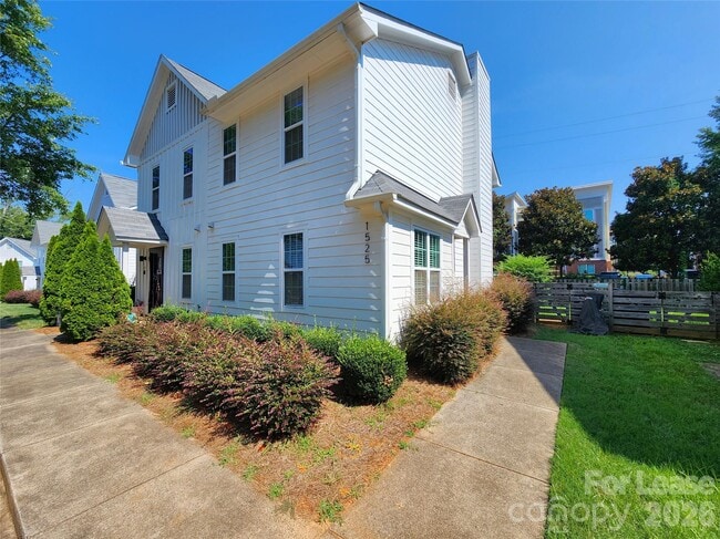 Building Photo - 1525 Briar Creek Rd
