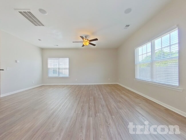 Photo - 409 Eastfair Dr