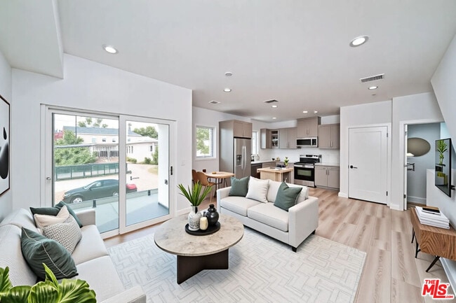 Photo - 1108 Queen Anne Pl