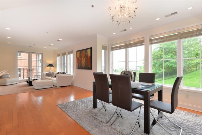 Building Photo - 3 Moorings Ln
