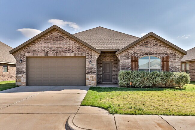 Outstanding 4 Bedroom Home in North Pointe! - Outstanding 4 Bedroom Home in North Pointe!