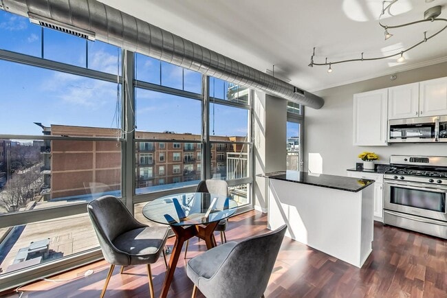 Photo - 1200 W Monroe St