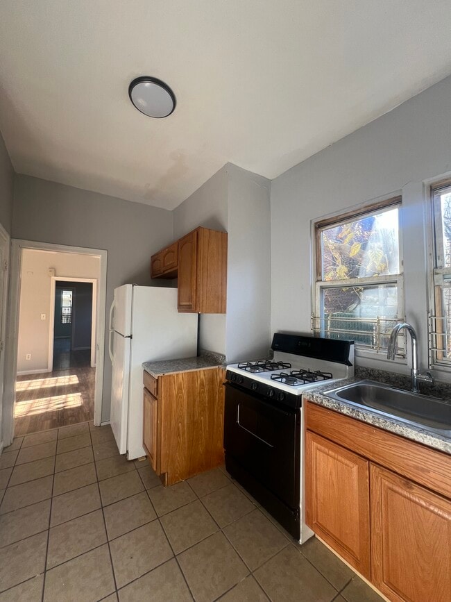 Photo - 393 S 20th St Apartments Unit 1