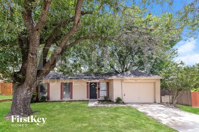 Photo - 1205 Colony Dr House