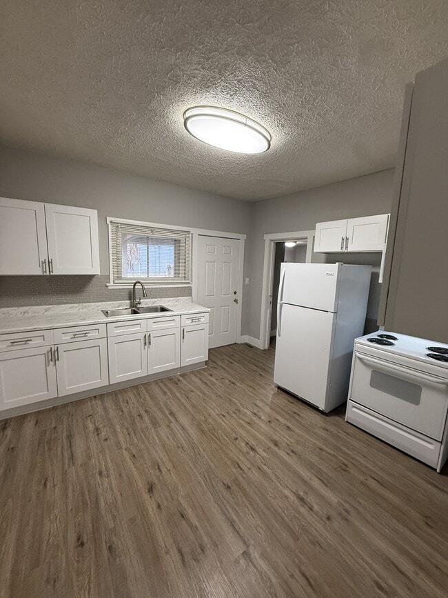 Photo - 1512 English Ave