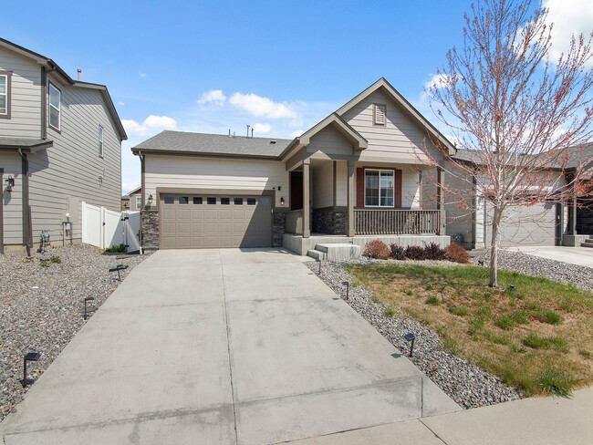 Modern Home With Great Amenities Available... - Modern Home With Great Amenities Available...
