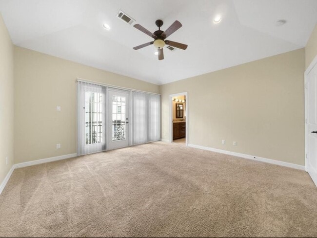 Photo - 2736 Cortlandt St