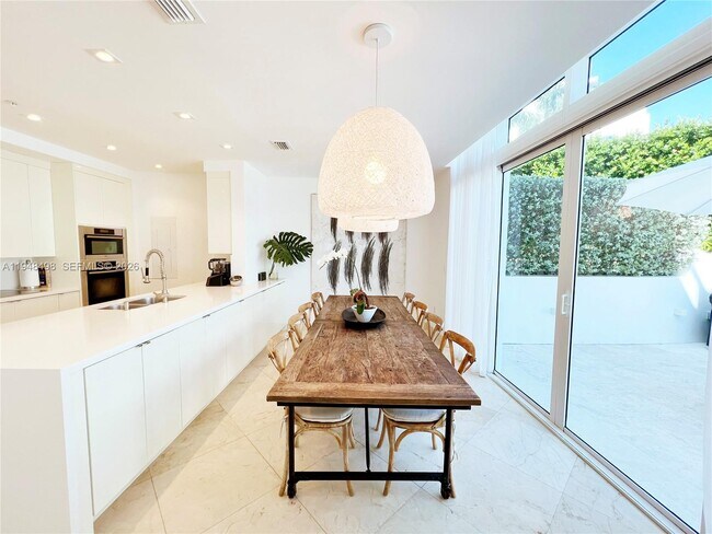 Photo - 50 South Pointe Dr