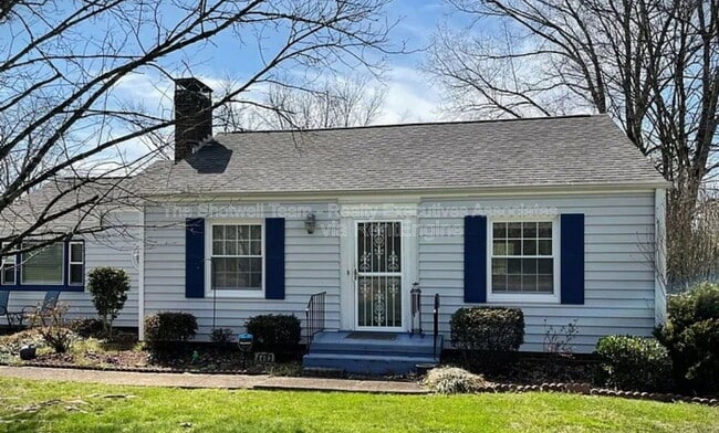 Building Photo - 4403 Cypress Ln SW