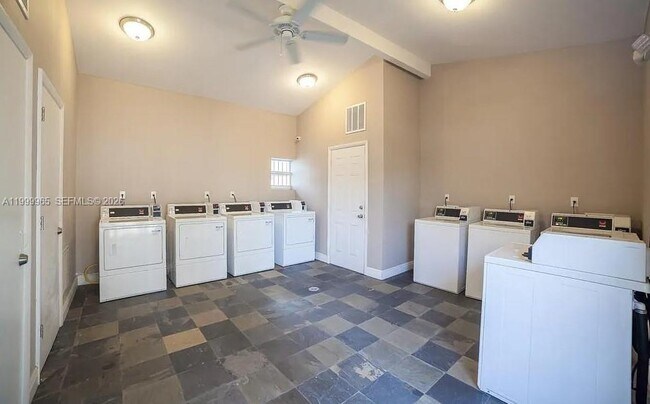 Photo - 1752 NW 1st St Unit 3