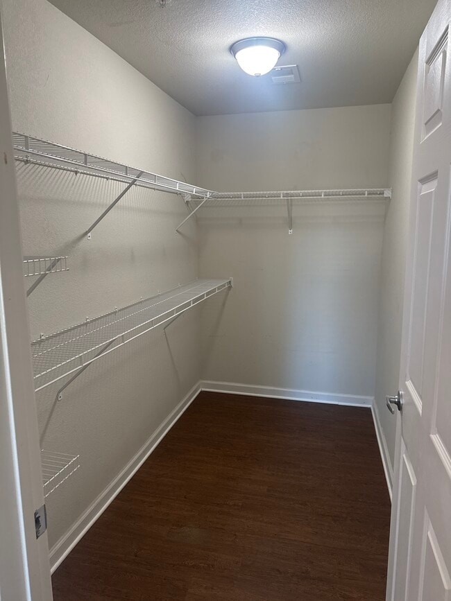 2-bedroom / Primary Bedroom Closet